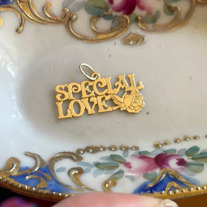 Special Love Pendant 14k Gold Vintage Vintage Paris Jewelry Necklaces Special Love Pendant 14k Gold Vintage Vintage Paris Jewelry Necklaces